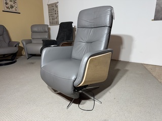 Relaxfauteuil, grijs leder, elektrisch verstelbaar